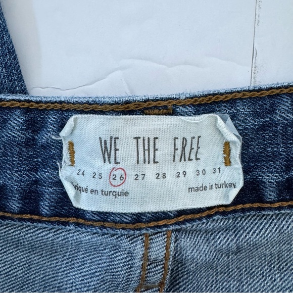 Free People Boyfriend Distressed Raw-Hem Stretch Skinny Jeans woman’s size 26 - Picture 4 of 8